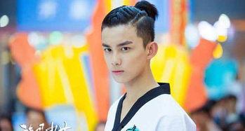 小鲜肉在线观看,青春活力，在线观看热潮来袭